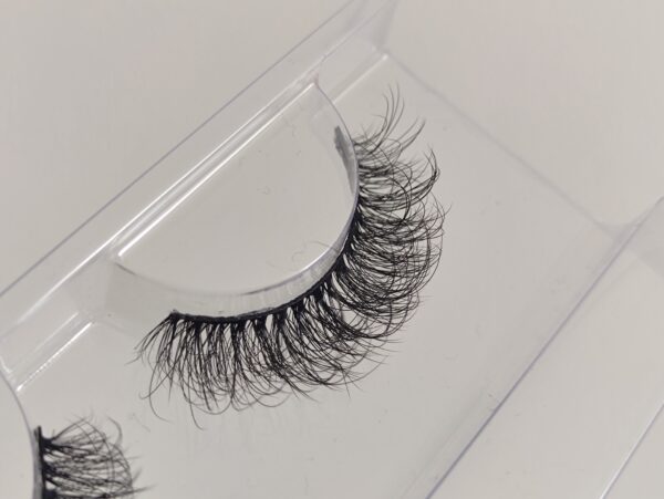 P16-F Short 15mm Fluffy Faux Mink Eyelash - Image 6